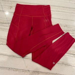 LULULEMON FUSCIA LEGGINGS SIZE 4
